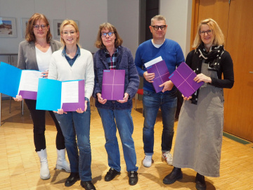 Sandra Heuer, Kerstin Klein, Andrea Schink, Dirk Kroll und Tanja Tammert (von links nach rechts) freuen sich über die Fortführung der Kooperation.